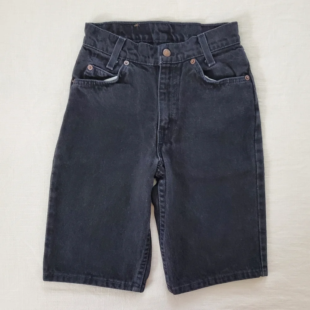 Vintage Levi's black 550 fit jean shorts 23 inch waist